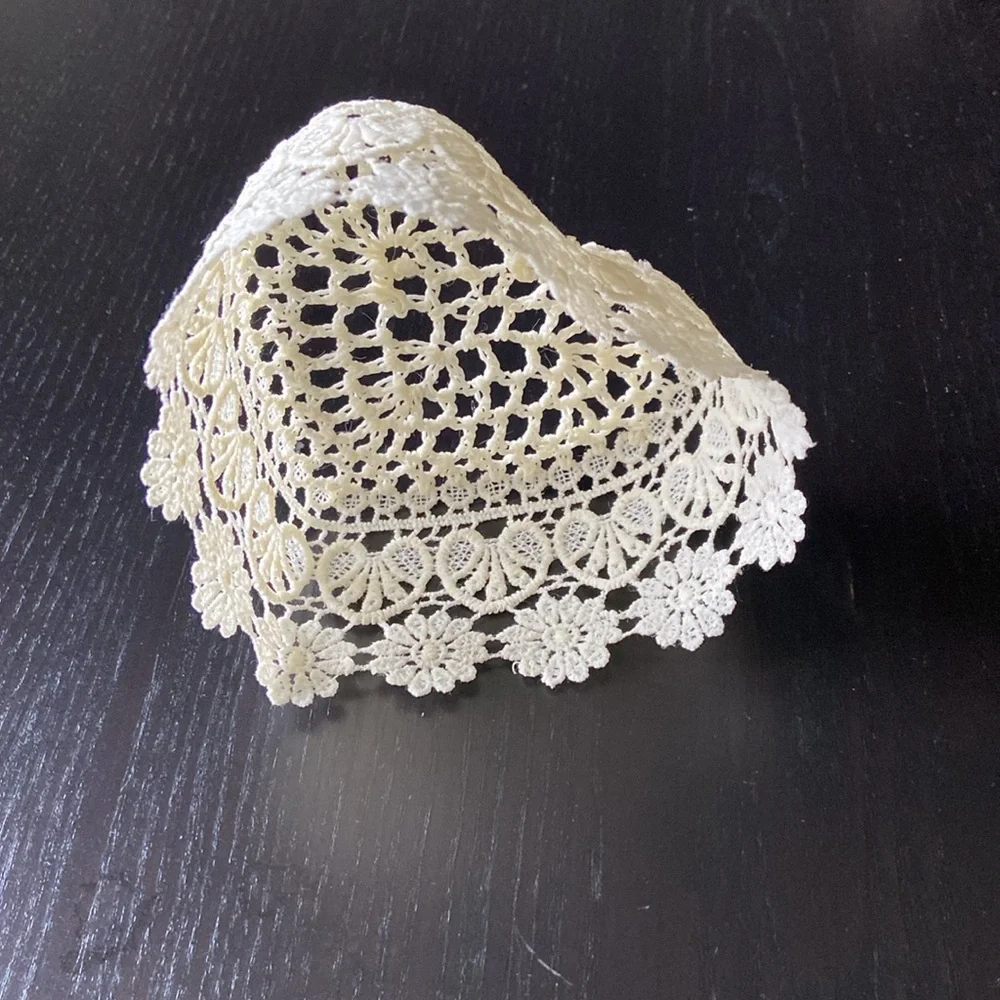 NIB Heart shaped lace baskets